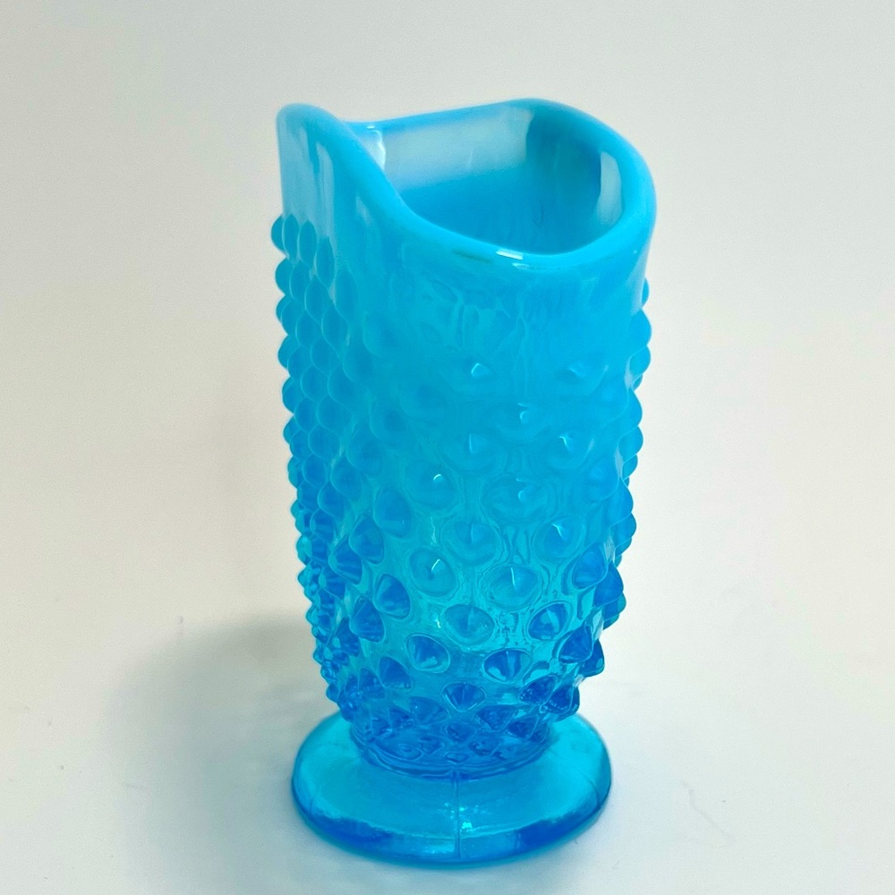 Fenton Hobnail Glass Blue Vase Vintage Opalescent Glow - Picture 9 of 13